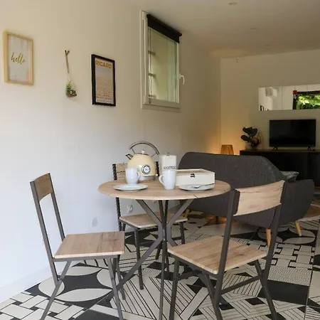 Rez-de-chaussee Et Patio Romans-sur-Isère